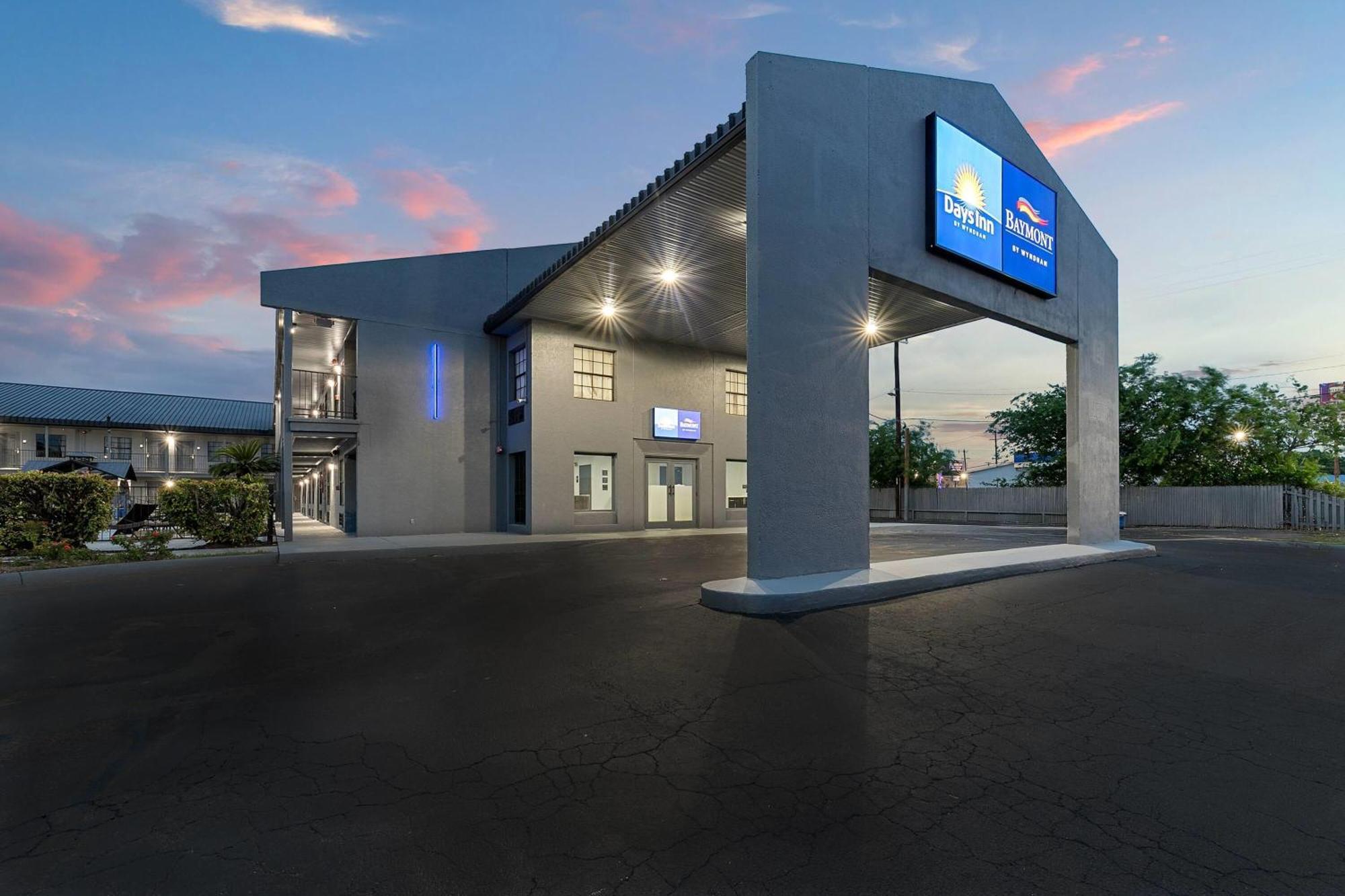 Days Inn By Wyndham San Antonio Near Lackland Afb Zewnętrze zdjęcie