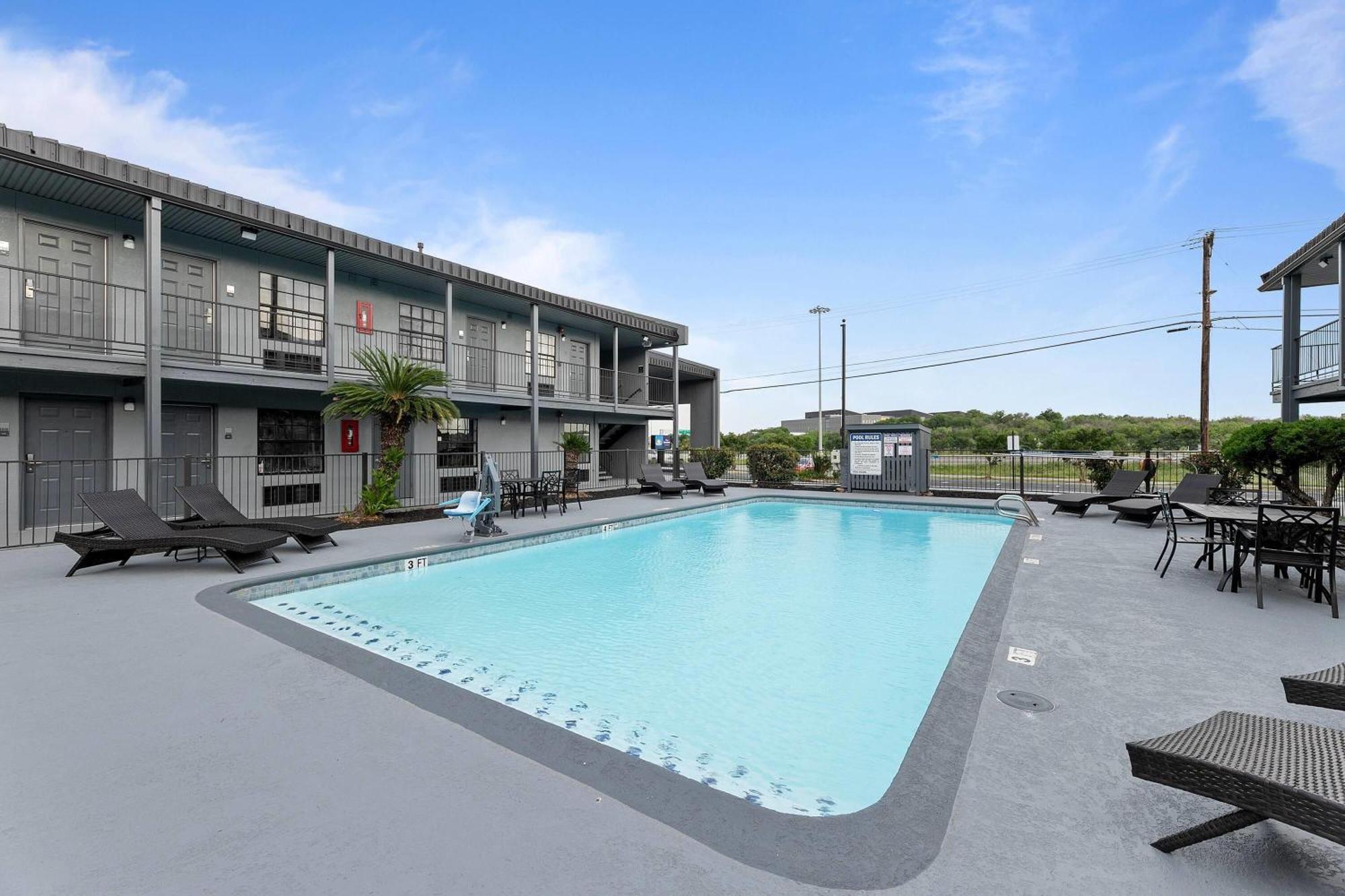 Days Inn By Wyndham San Antonio Near Lackland Afb Zewnętrze zdjęcie